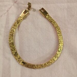 Gold Tone Bracelet size 7 inches (N)